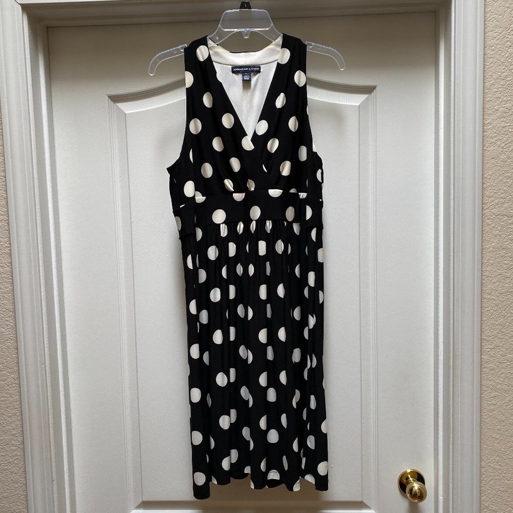 Black & white dotted dress Size L